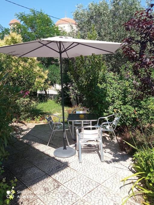 Anadora 2: Hospitable Stone House With Yard Apartment Alexandroupoli Bagian luar foto