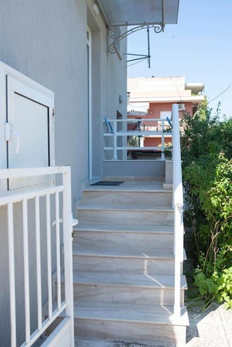 Anadora 2: Hospitable Stone House With Yard Apartment Alexandroupoli Bagian luar foto